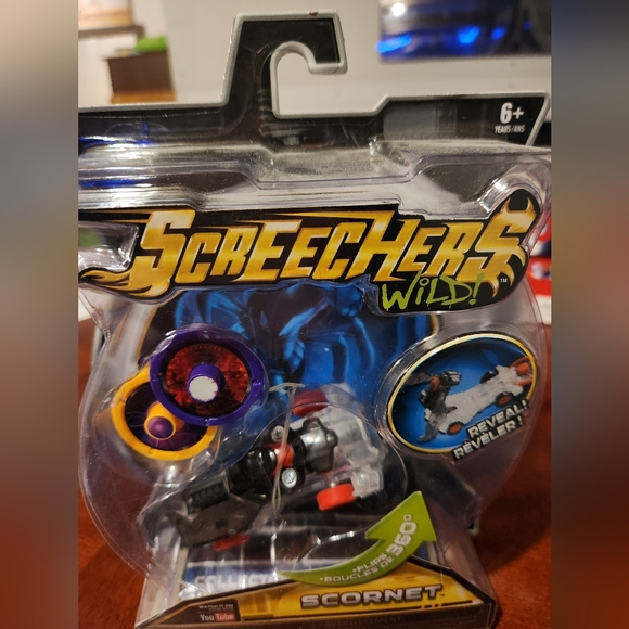 Screechers Wild Scornet Collectible Toy - Picture 2 of 5